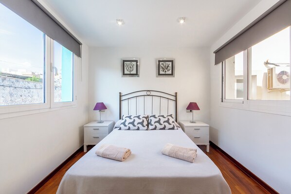 1 bedroom, iron/ironing board, bed sheets