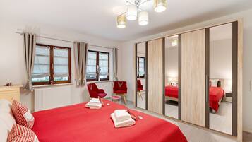 3 habitaciones, tabla de planchar con plancha, wifi y ropa de cama