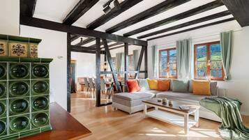 Televisión, chimenea