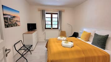 3 quartos, ferros/tábuas de passar roupa, Wi-Fi, roupa de cama