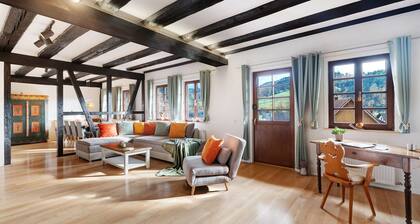 Apartment 'Höflelounge' with Tiled Stove, Balcony, and Wi-Fi