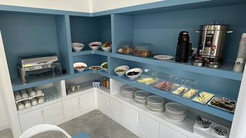 Daily buffet breakfast (TRY 450 per person)