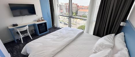 Standard Double Room | Desk, laptop workspace, free WiFi