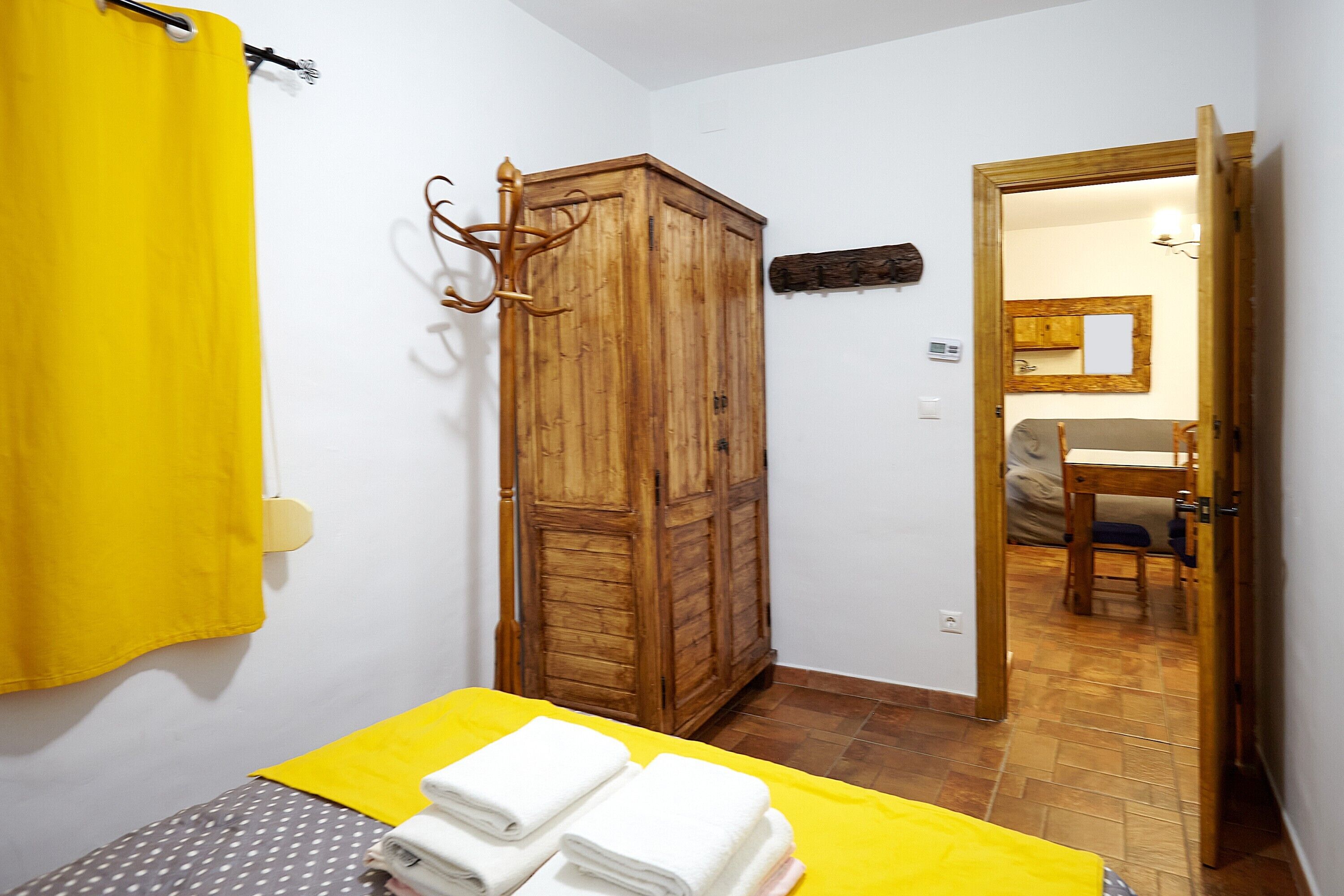 Country House 'Cortijo De Las Flores' With Shared Pool, Terrace And Garden - Quesada