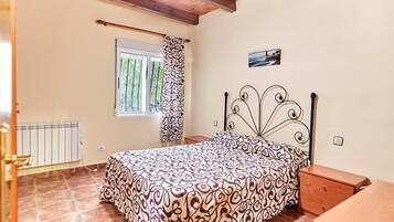 3 habitaciones y ropa de cama