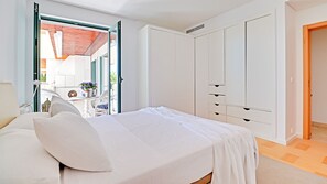 1 habitación, tabla de planchar con plancha, wifi gratis y ropa de cama