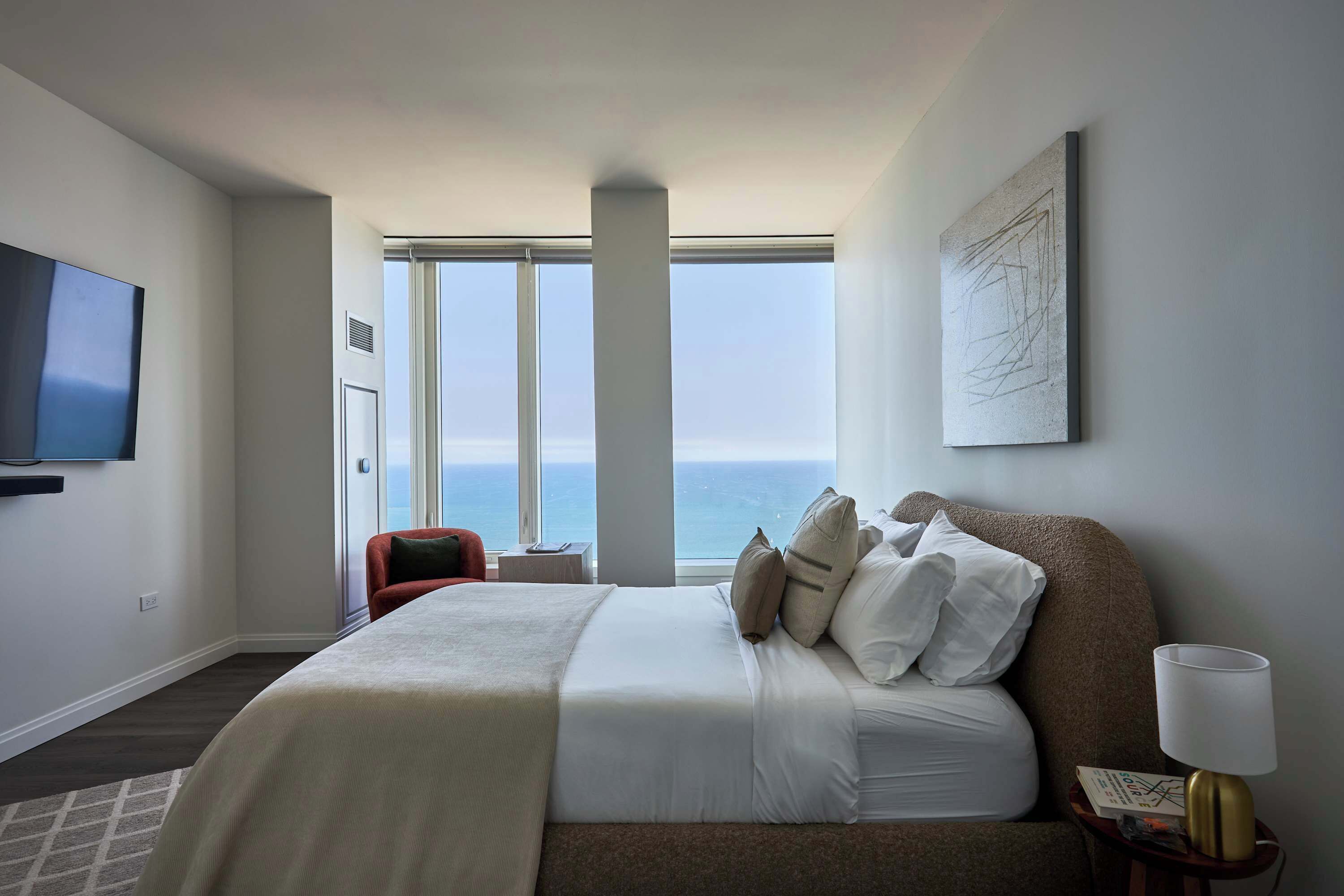 2 bedrooms, desk, iron/ironing board, travel crib