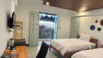 8 bedrooms, WiFi, bed sheets