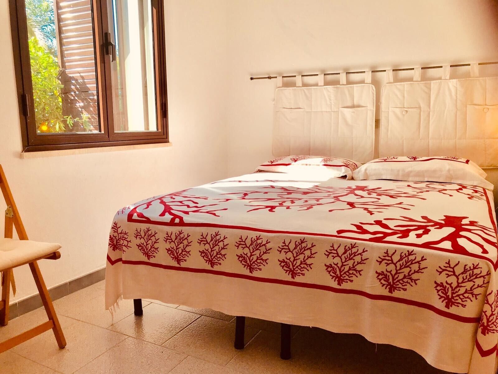 4 bedrooms, iron/ironing board, bed sheets