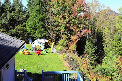 Chalet-Belle Auberge: Spa+Accès au Lac-Supérieur+9 kayaks+1 paddle-board