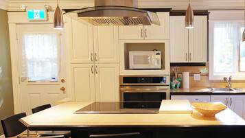 Micro-ondes, four, plaque de cuisson, lave-vaisselle