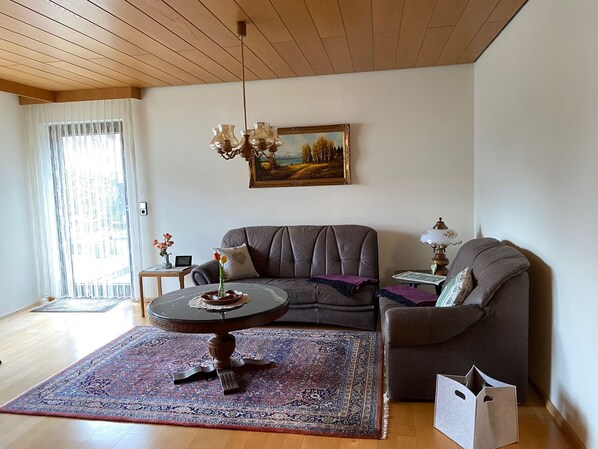 TV - Apartment 'Marie' with Shared Terrace and Wi-Fi (Loffenau)