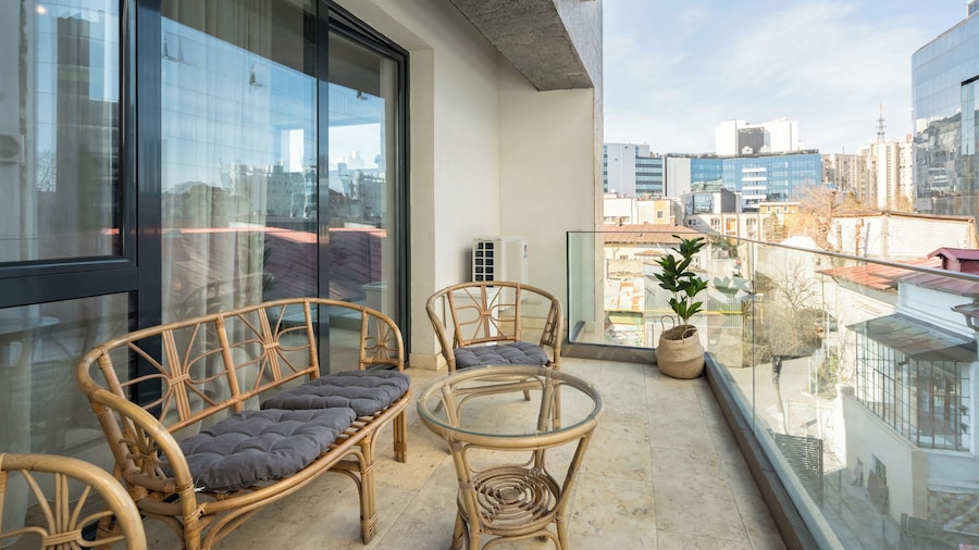Uphome Suites