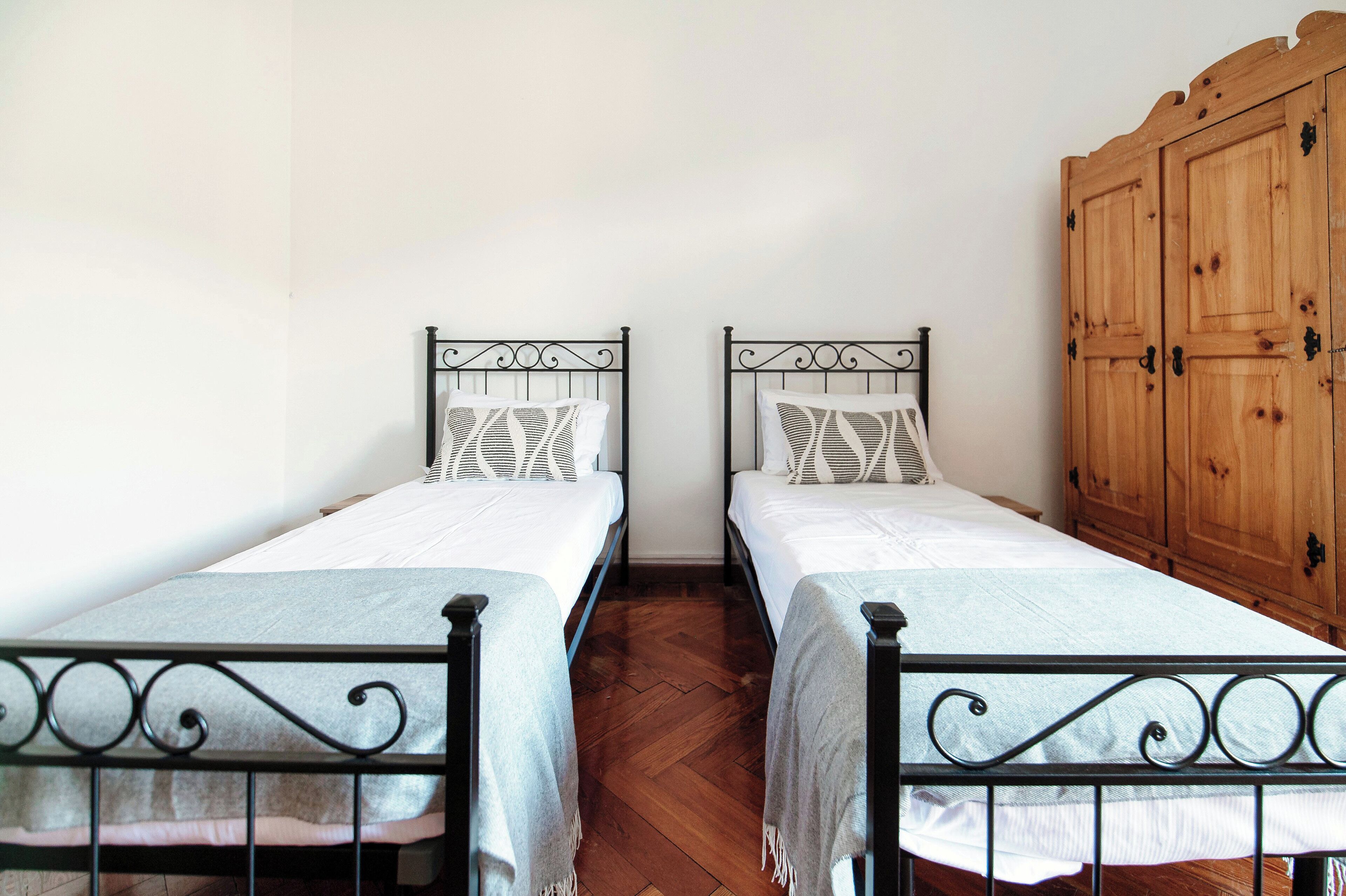 Classic Apartment, Balcony, Lake View