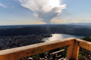 Staduitzicht vanuit accommodatie