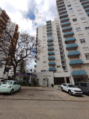 3 عدّة غرف نوم