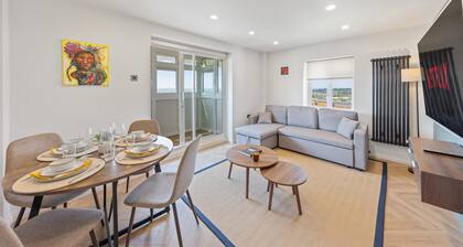 Cosy Flat with Stunning Views.