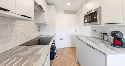 Cosy Flat with Stunning Views.