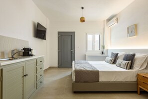 Luxury Studio | Private kitchen - Phaedrus Living: Paros Cycladic Residences 12 (Paros)