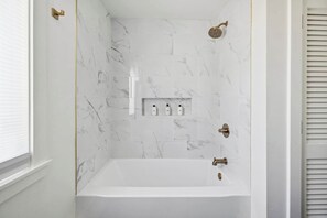 Shower, towels, shampoo