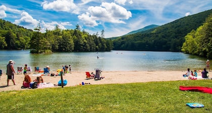 Cozy 2-BR Cottage on a Private Estate in Dorset