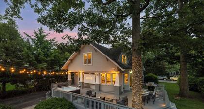 Luxury 5-BR | Hot Tub | Game Room | Walk to Metro