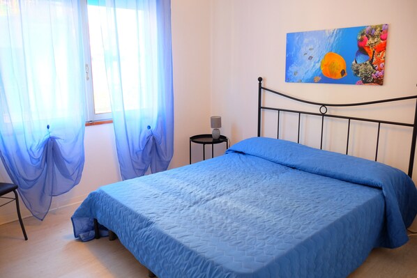 2 bedrooms, iron/ironing board, bed sheets