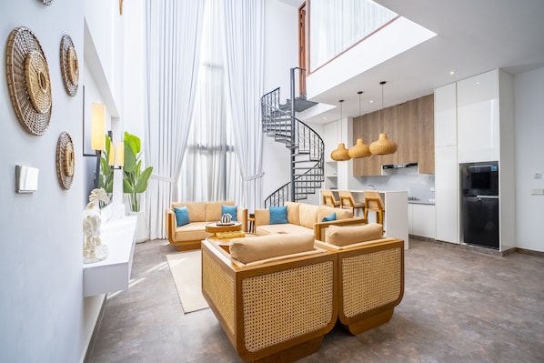 Luxury Suite | Living room | Flat-screen TV - Mykonos (Islamabad)