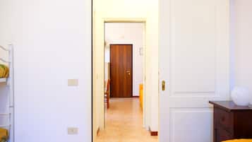 1 Schlafzimmer, Bügeleisen/Bügelbrett, Bettwäsche