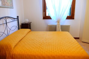 1 bedroom, iron/ironing board, bed sheets