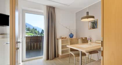 Ferienwohnung "Eschenleit Bergblick" mit Balkon und Wi-Fi