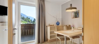 Holiday Apartment "Eschenleit Mountain View" with Balcony and Wi-Fi