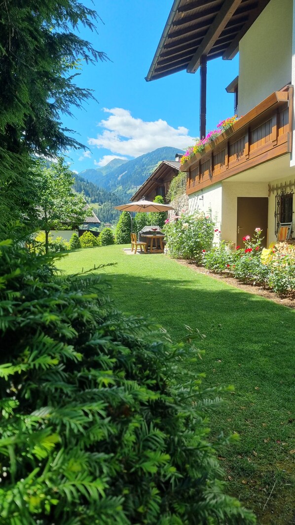 المنطقة المحيطة بالمنشأة