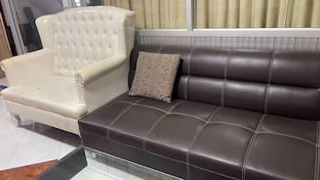 Three-Bedroom House | Blackout drapes, iron/ironing board, free WiFi, bed sheets