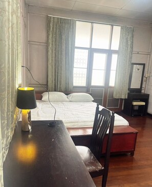 Three-Bedroom House | Wifi gratis y ropa de cama 