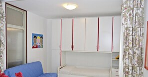 1 bedroom, iron/ironing board, bed sheets - Apartment 'Vera Cruz 510' with Sea View, Shared Pool and Air Conditioning (Jesolo)