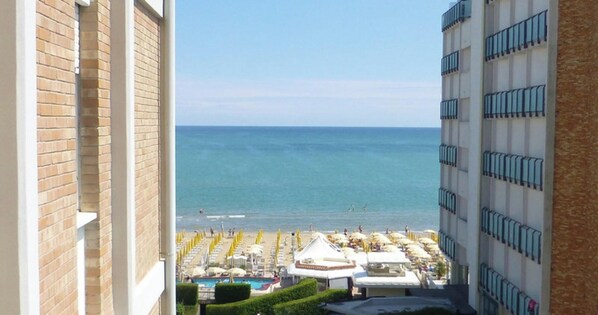 Beach/ocean view - Apartment 'Vera Cruz 510' with Sea View, Shared Pool and Air Conditioning (Jesolo)