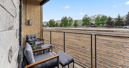 Alpine Nest Escape Su