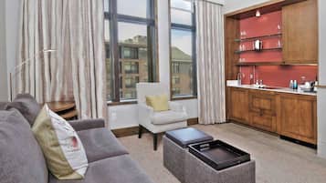 TV, fireplace, offices