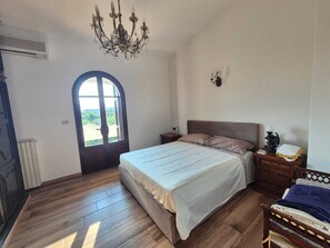 3 bedrooms, iron/ironing board, travel crib, WiFi