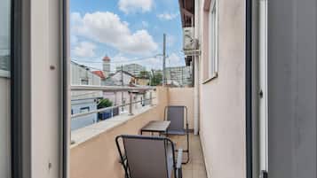 Petru Maior Apartment #2 | Terrace/patio