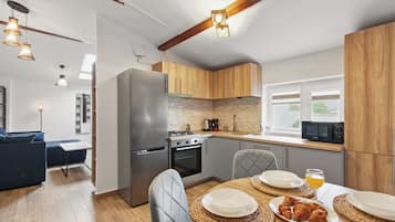 Petru Maior Apartment #4 | In-room dining