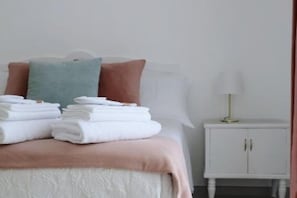 2 chambres, bureau, Wi-Fi gratuit, draps fournis