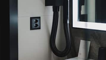 Dusch, hårtork och handdukar