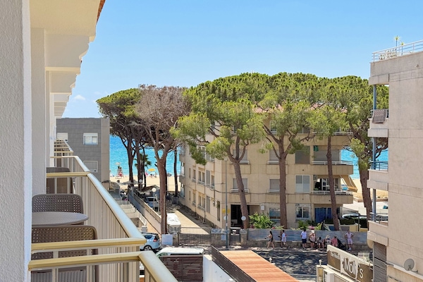 Peti besi dalam bilik, langsir/tirai gelap terus, Wi-fi percuma