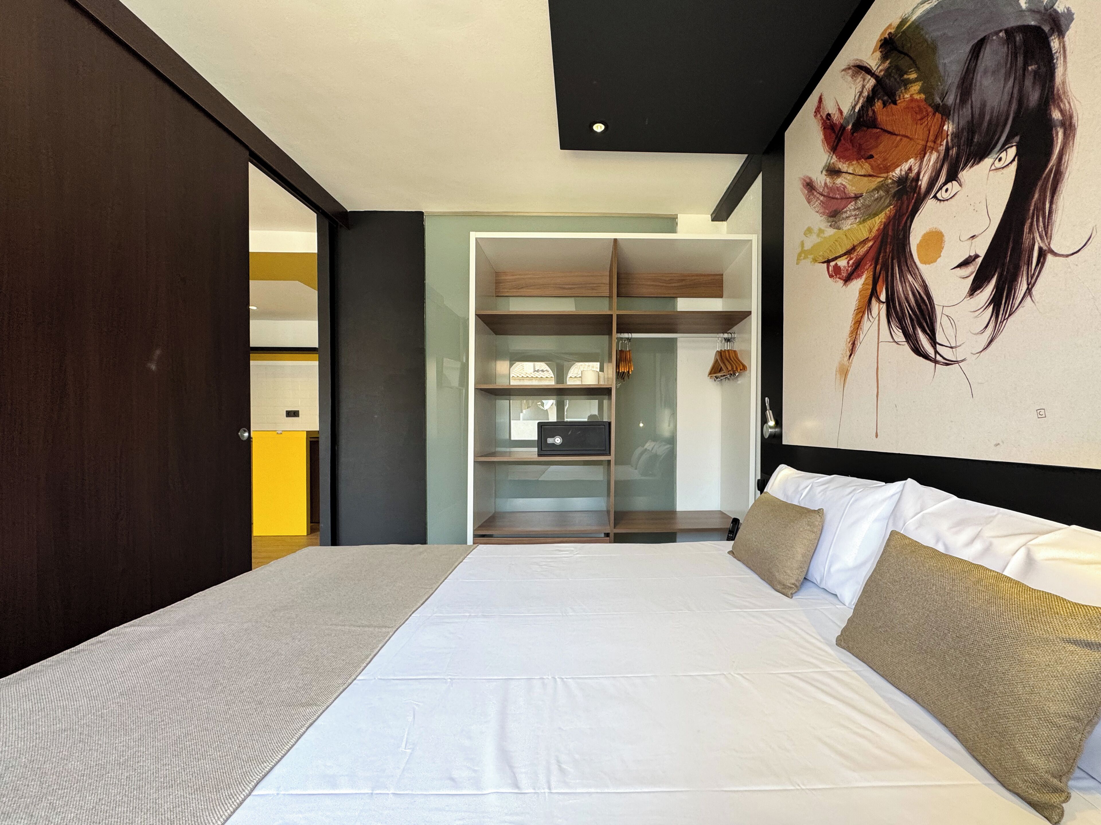 Comfort Apartment, Balcony, Courtyard View
