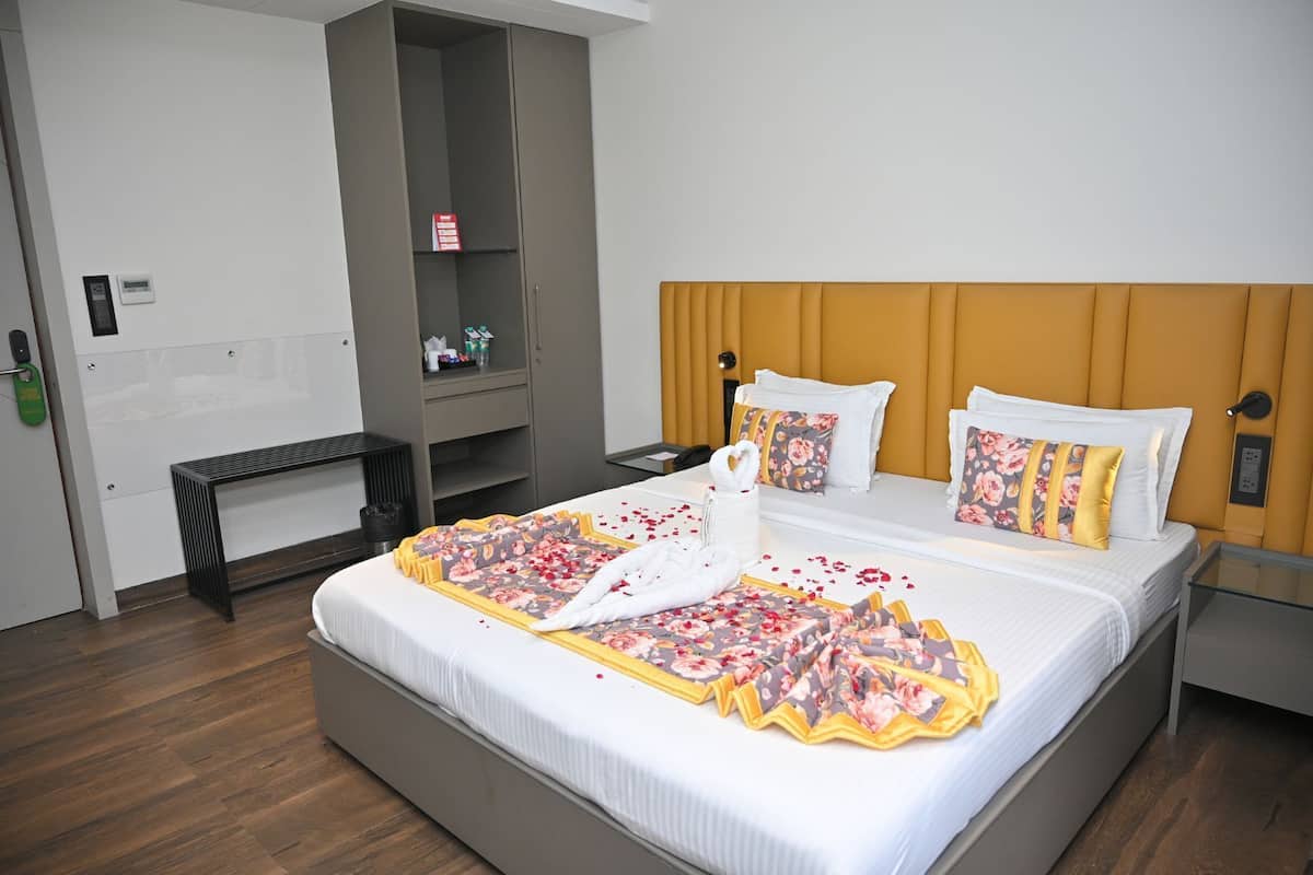 Deluxe Double Room | In-room safe, free WiFi