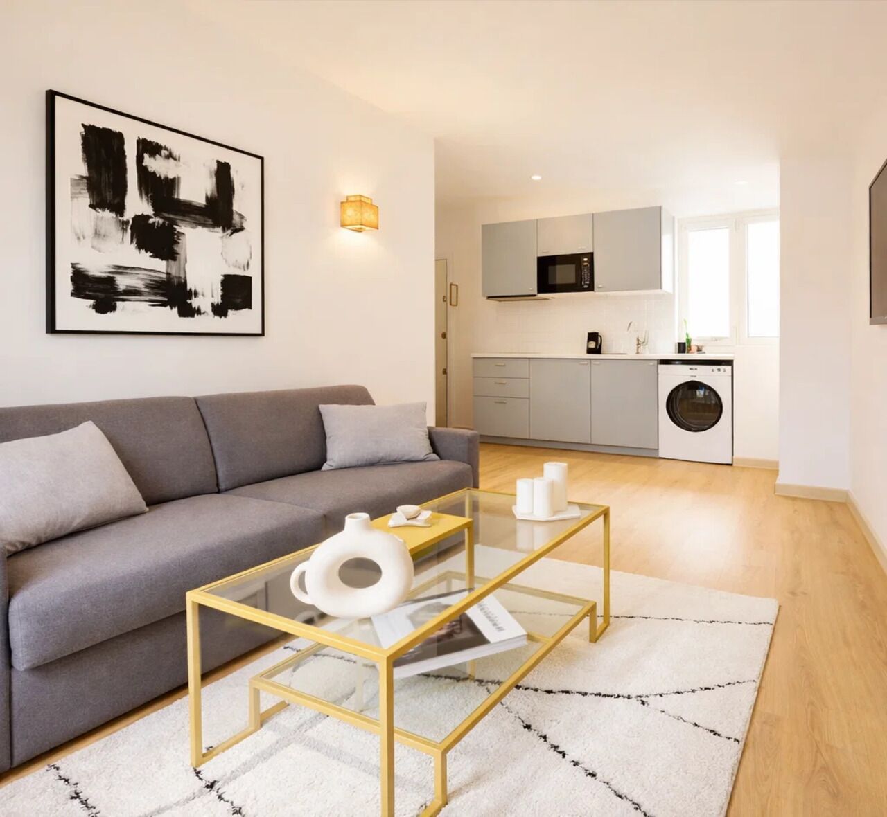 Estudi, vistes a la ciutat | Sala d'estar | Televisor intel·ligent de 80 cm amb canals digitals 