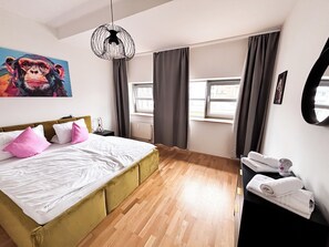 2 chambres, fer et planche à repasser, lit parapluie, Wi-Fi gratuit