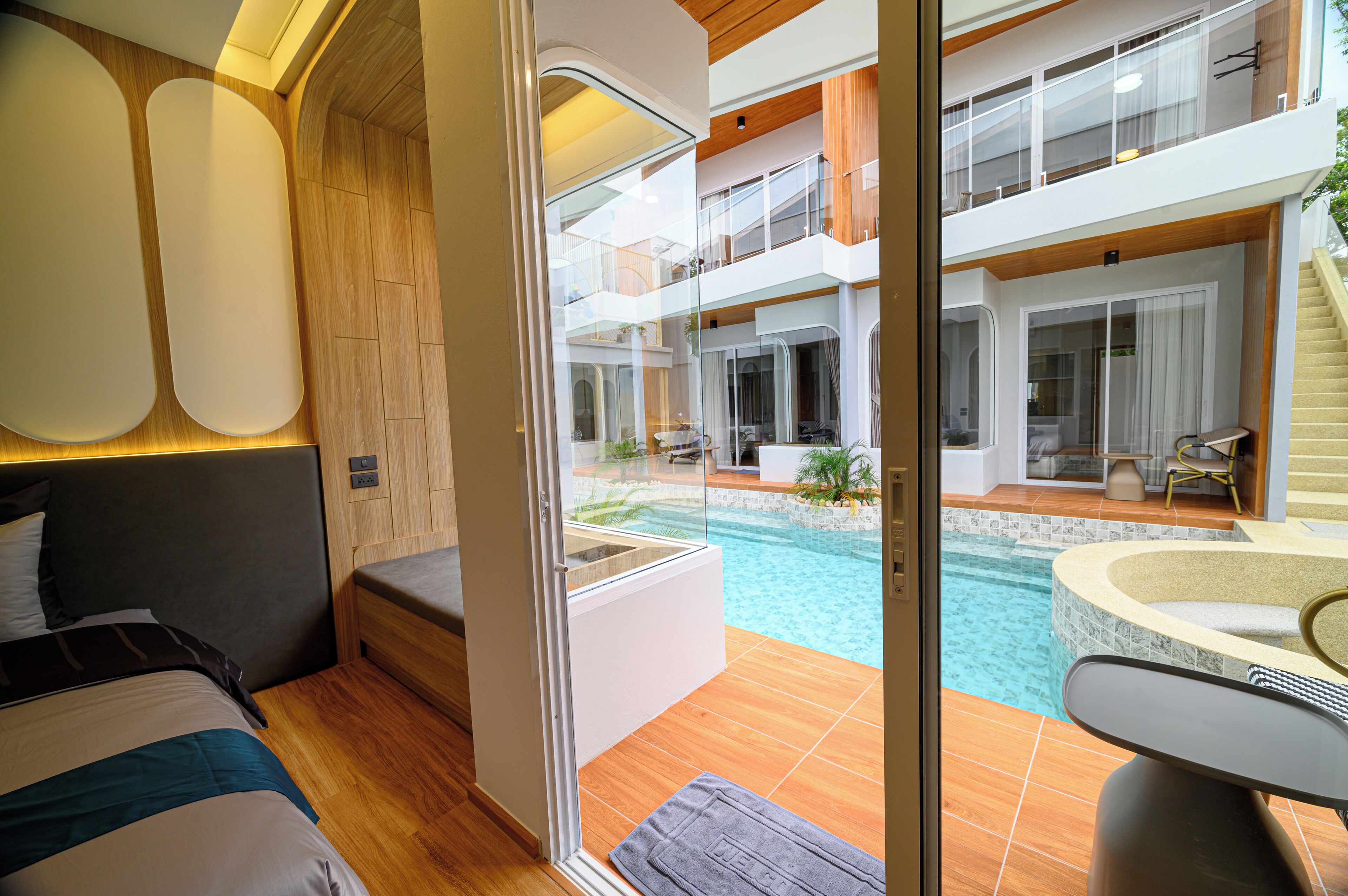 Caviar Pool Access A | 免费 WiFi